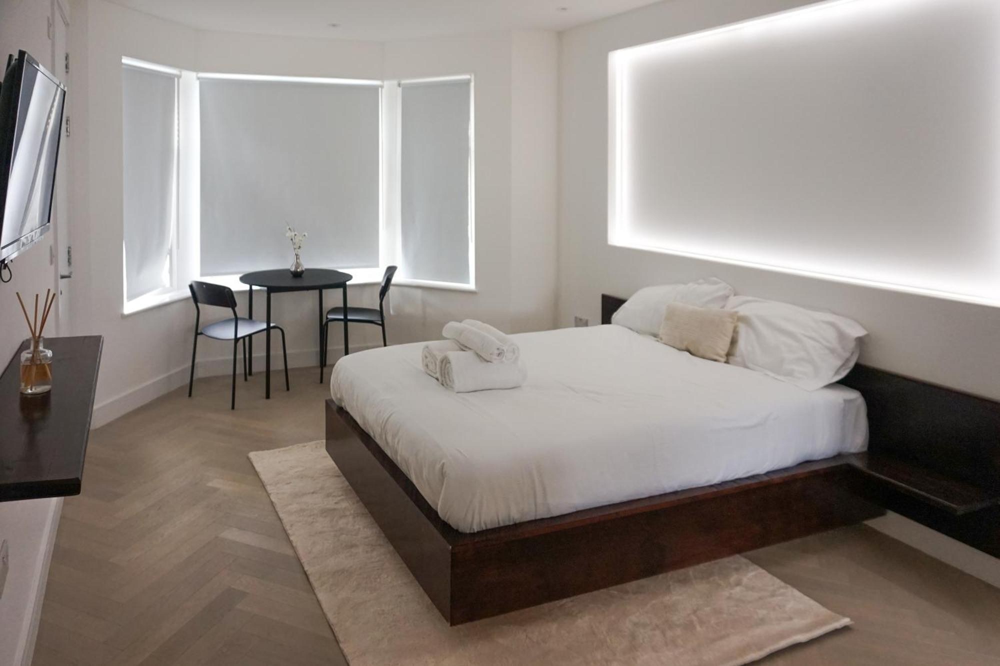 Luxurious London Studios Harrow Exterior photo