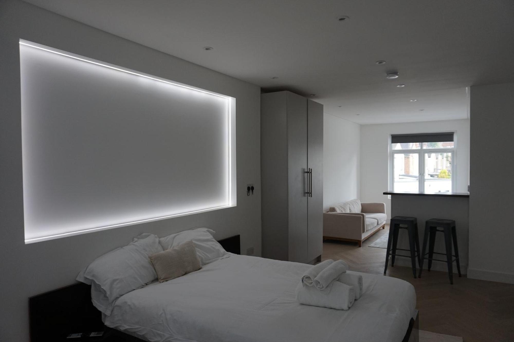 Luxurious London Studios Harrow Exterior photo
