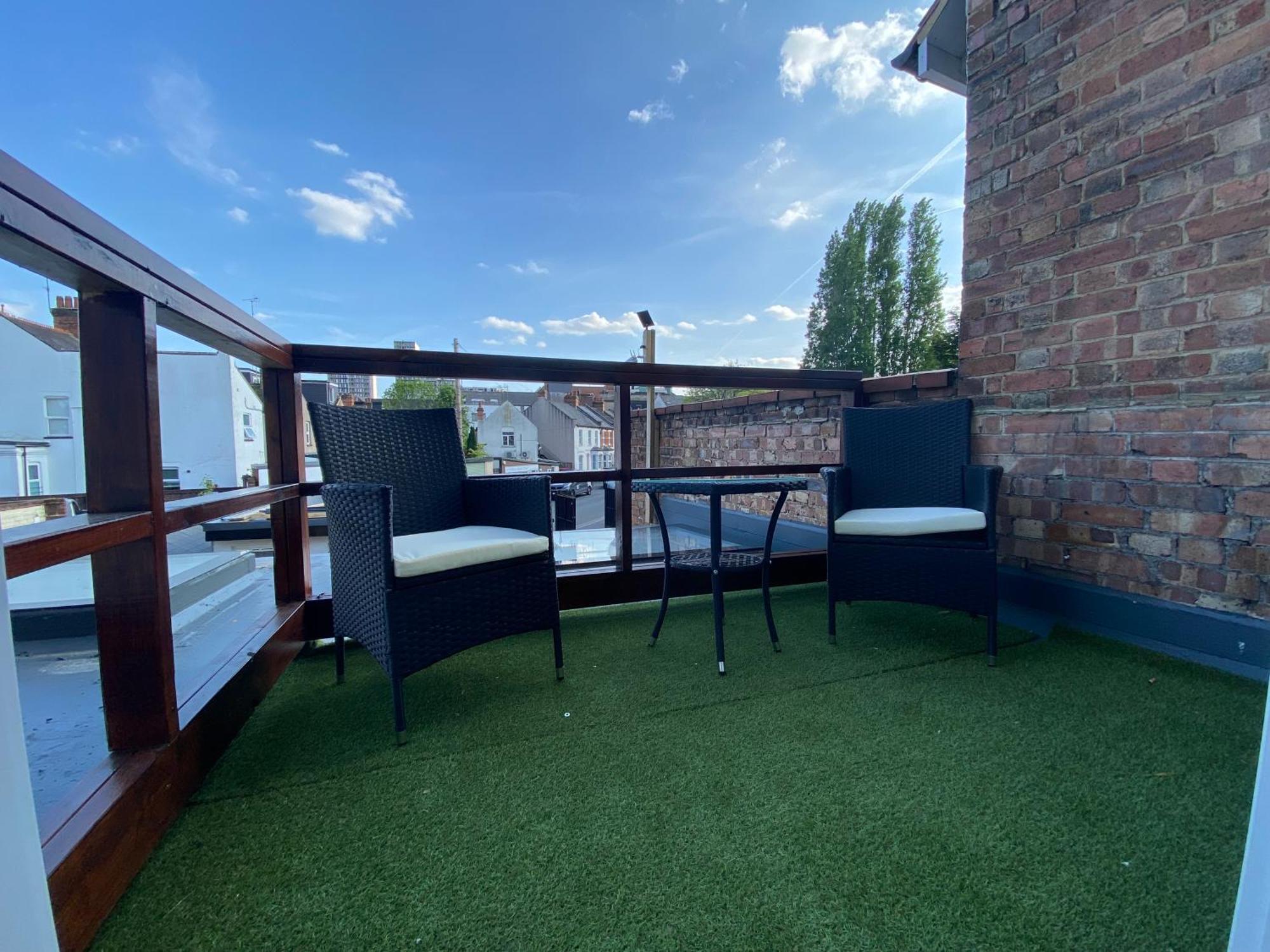 Luxurious London Studios Harrow Exterior photo