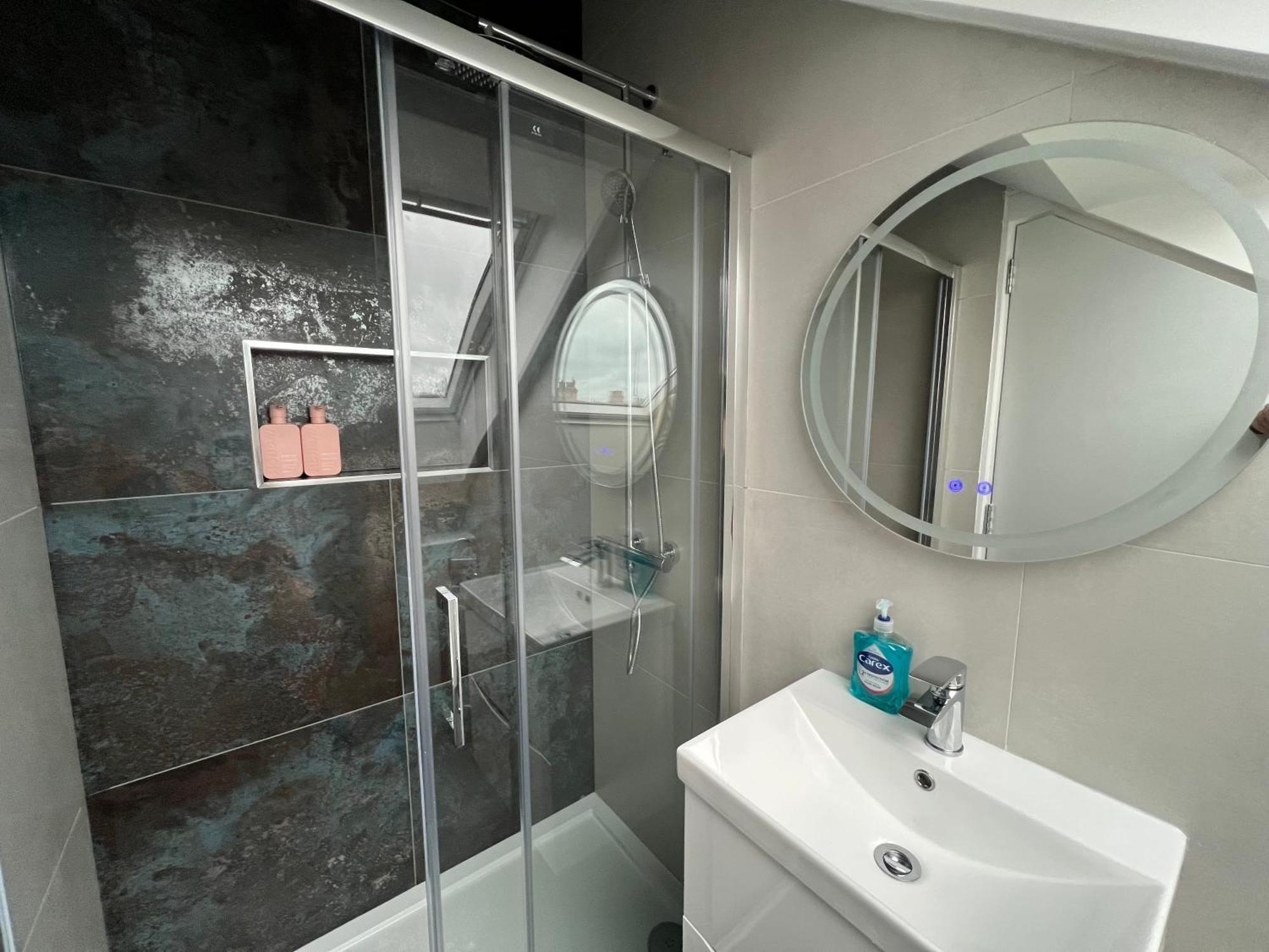 Luxurious London Studios Harrow Exterior photo