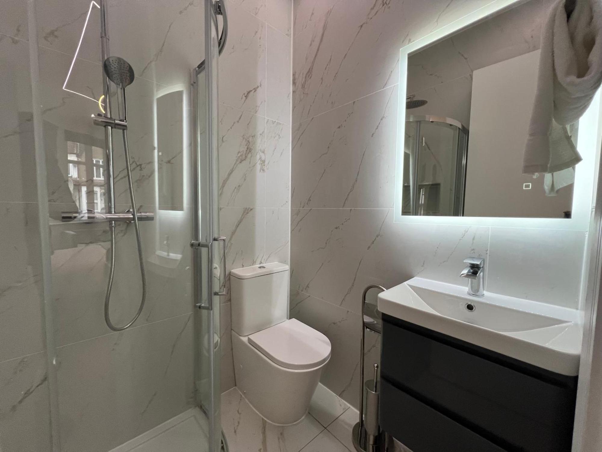 Luxurious London Studios Harrow Exterior photo