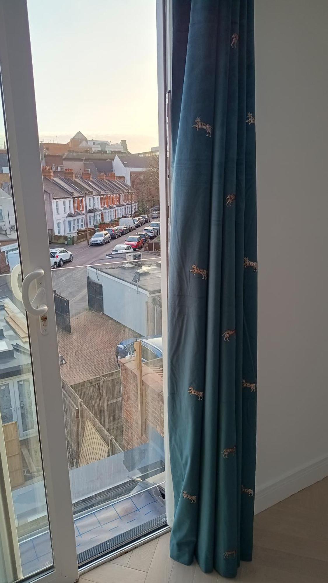 Luxurious London Studios Harrow Exterior photo