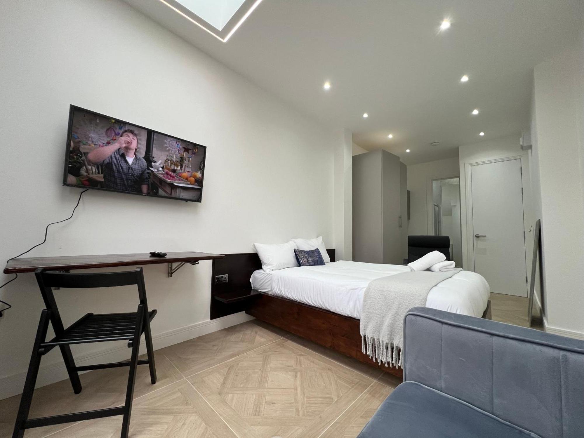 Luxurious London Studios Harrow Exterior photo
