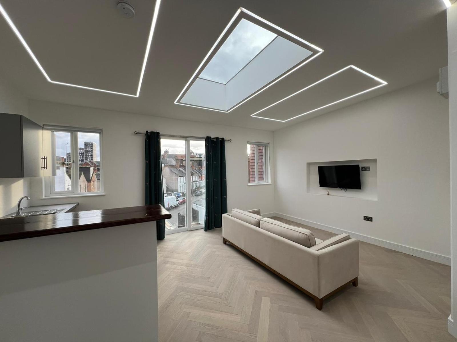 Luxurious London Studios Harrow Exterior photo