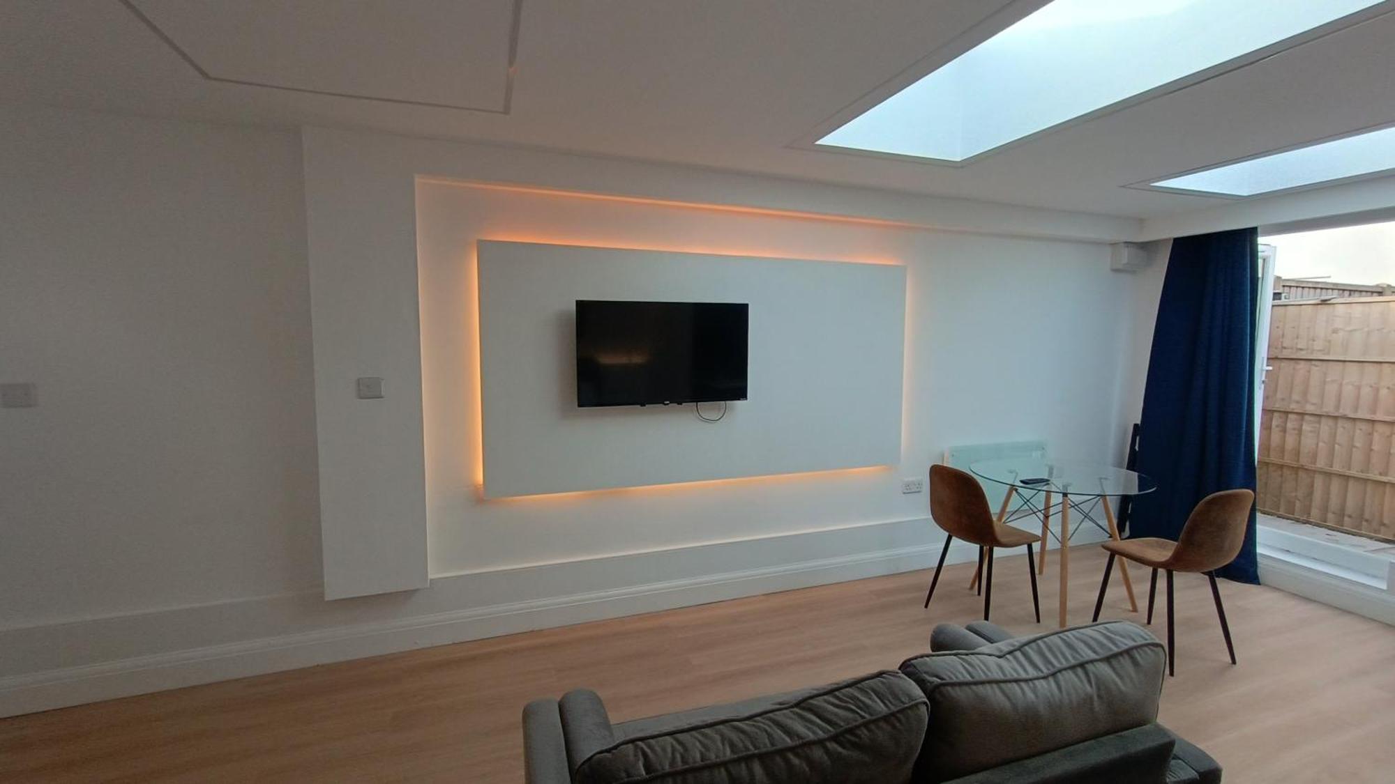 Luxurious London Studios Harrow Exterior photo