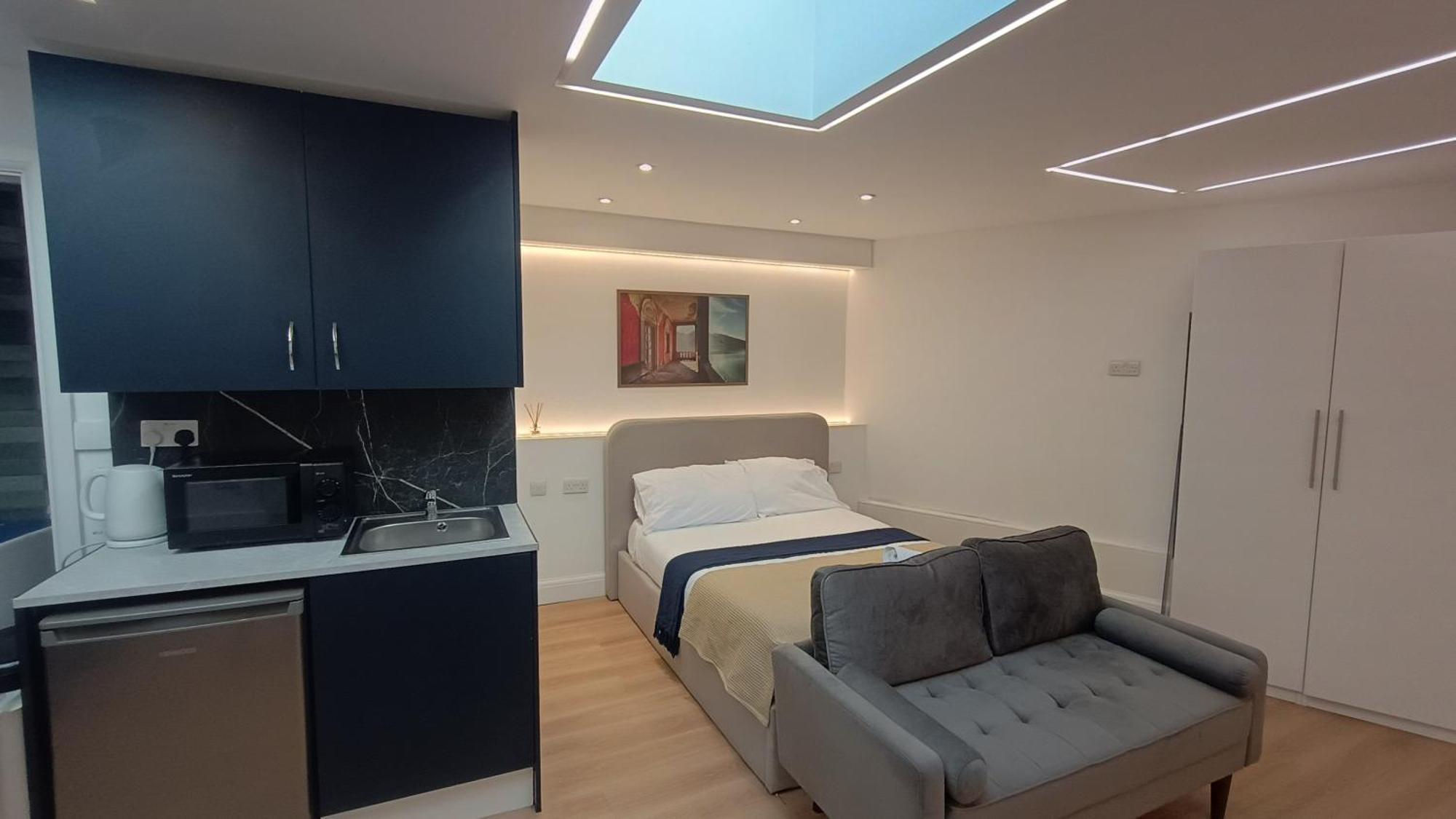 Luxurious London Studios Harrow Exterior photo
