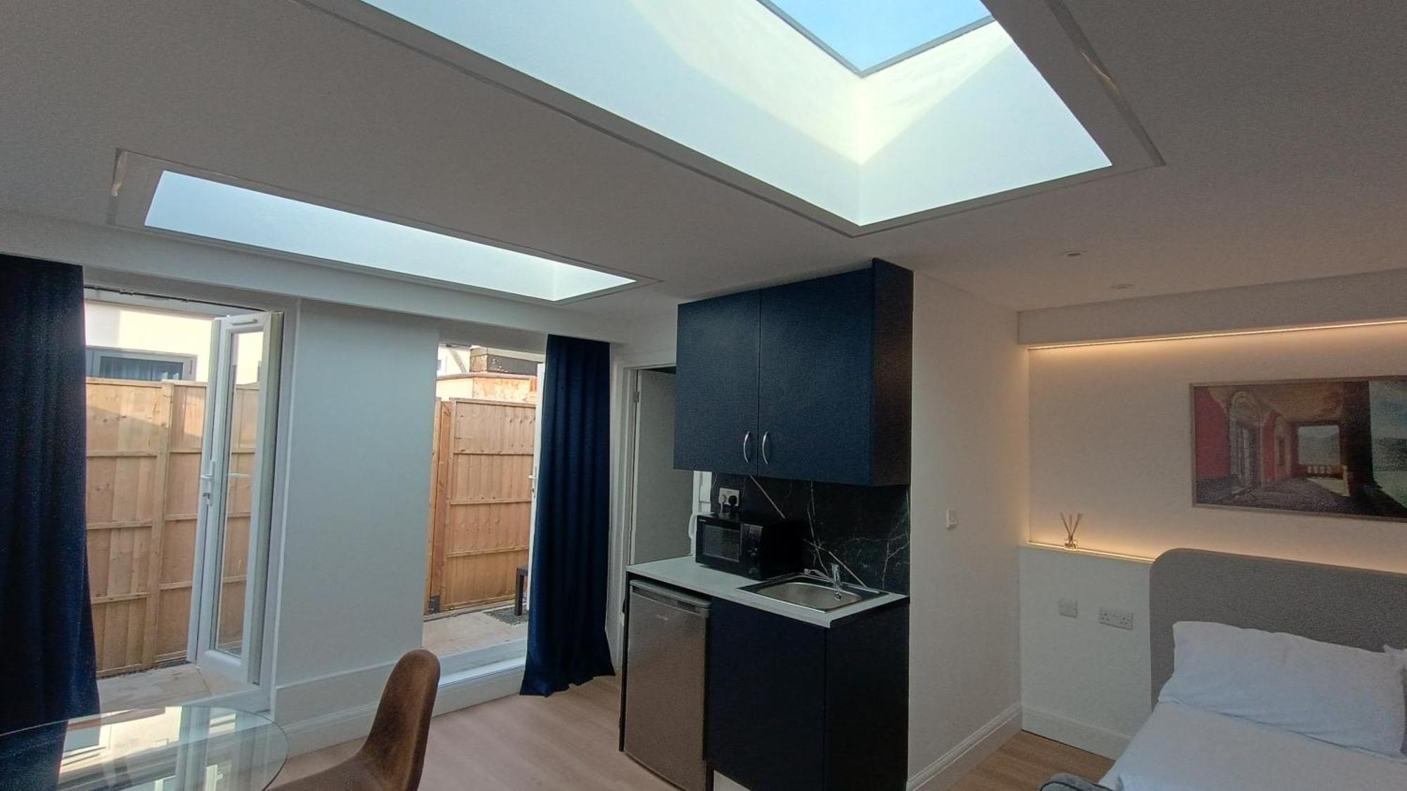 Luxurious London Studios Harrow Exterior photo