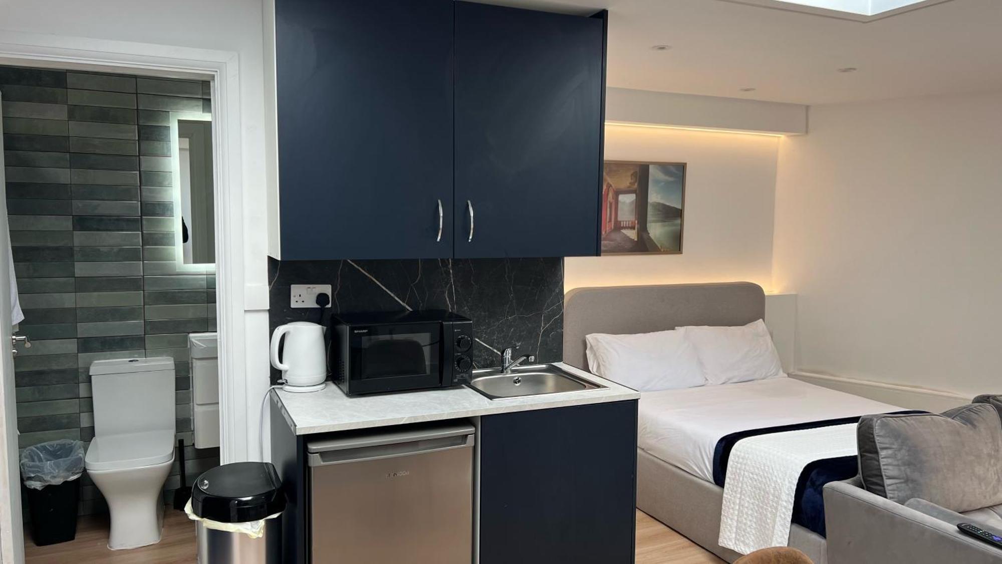Luxurious London Studios Harrow Exterior photo