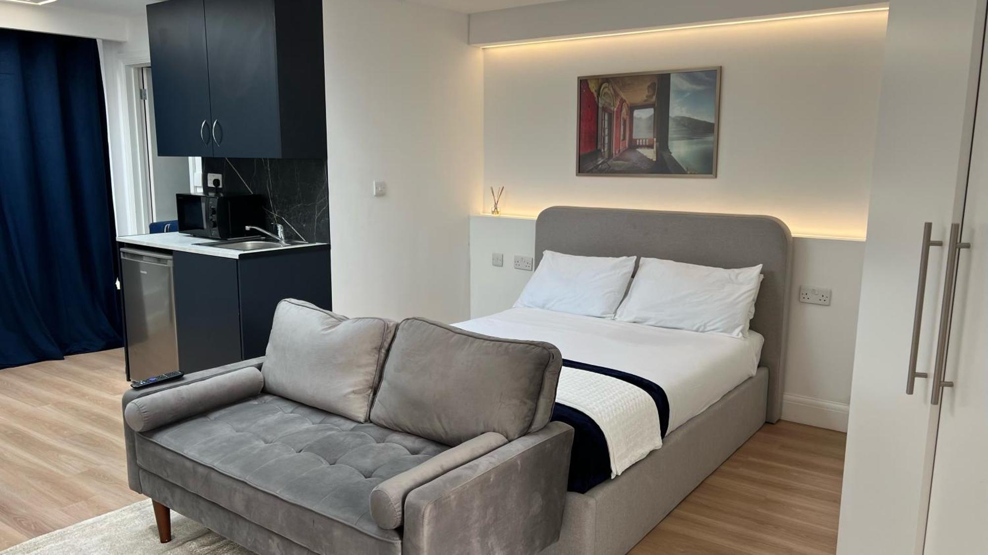 Luxurious London Studios Harrow Exterior photo